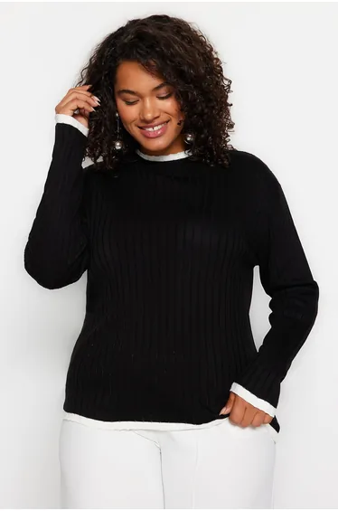 Plus Size Sweater - Black - Fitted