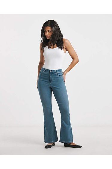 Mid Wash Flared Highwaist Super Stretch