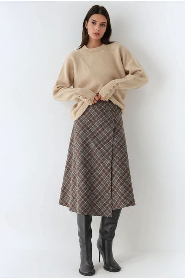 Plaid Skirt with Button Closure