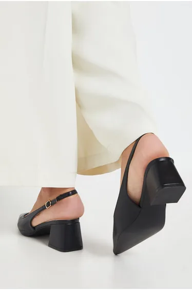 حذاء كورت جلد صناعي بأبزيم خلفي بكعب عريض وسط