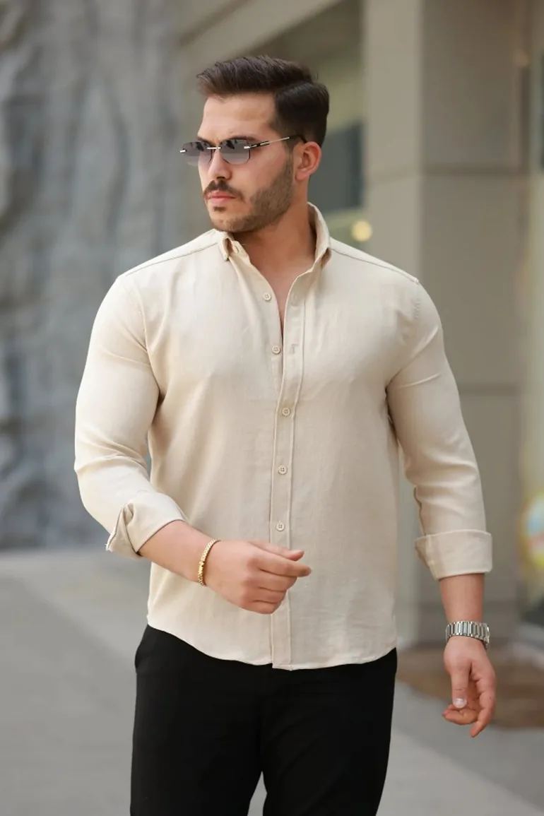 قميص بيج بأكمام طويلة