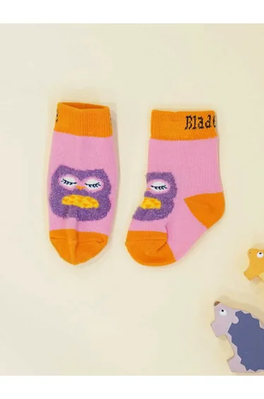 جوارب متعدد الألوان