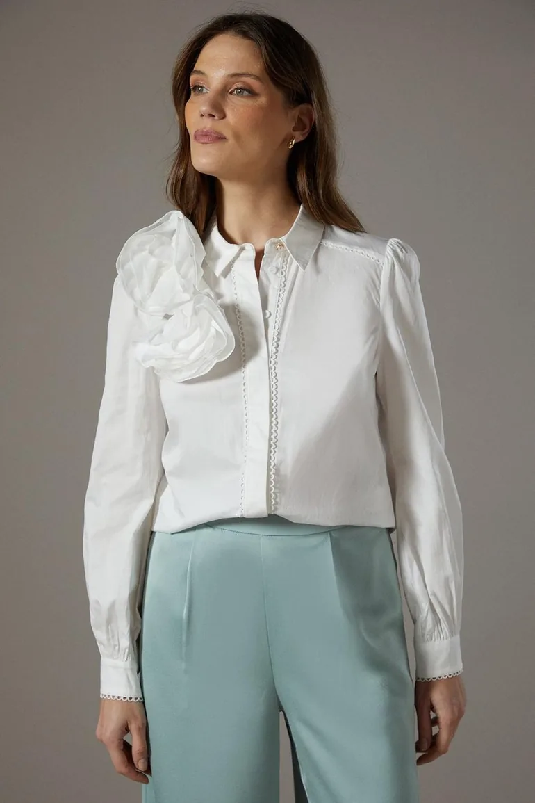 قميص كوست فاشن أبيض بأكمام طويلة