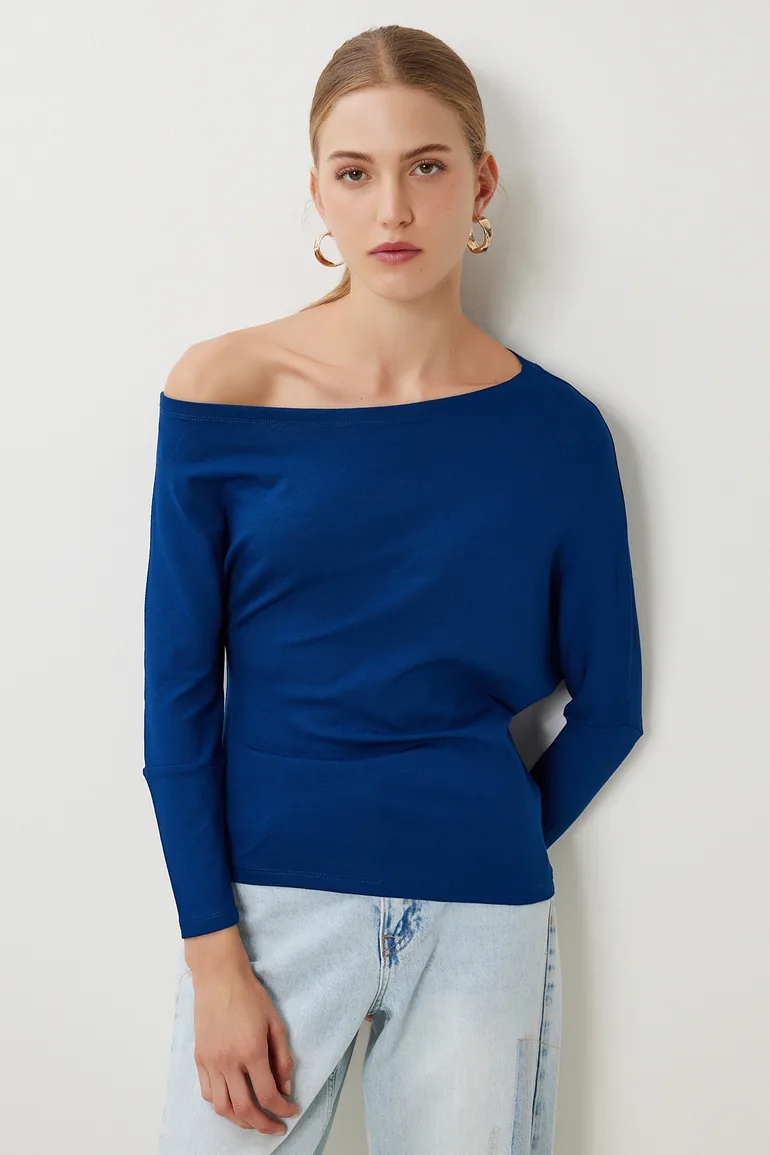 Women's Navy Blue Boat Neck Basic Knitwear Blouse