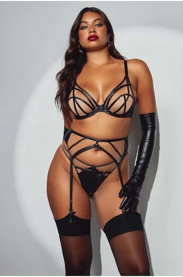 حمالة جوارب ميش بسيور جلد لون أسود