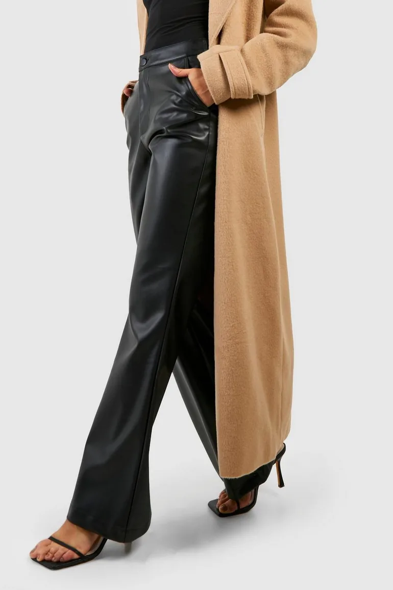 بنطلون بخصر عالي بحافة واسعة بمظهر جلد - أسود  - 3