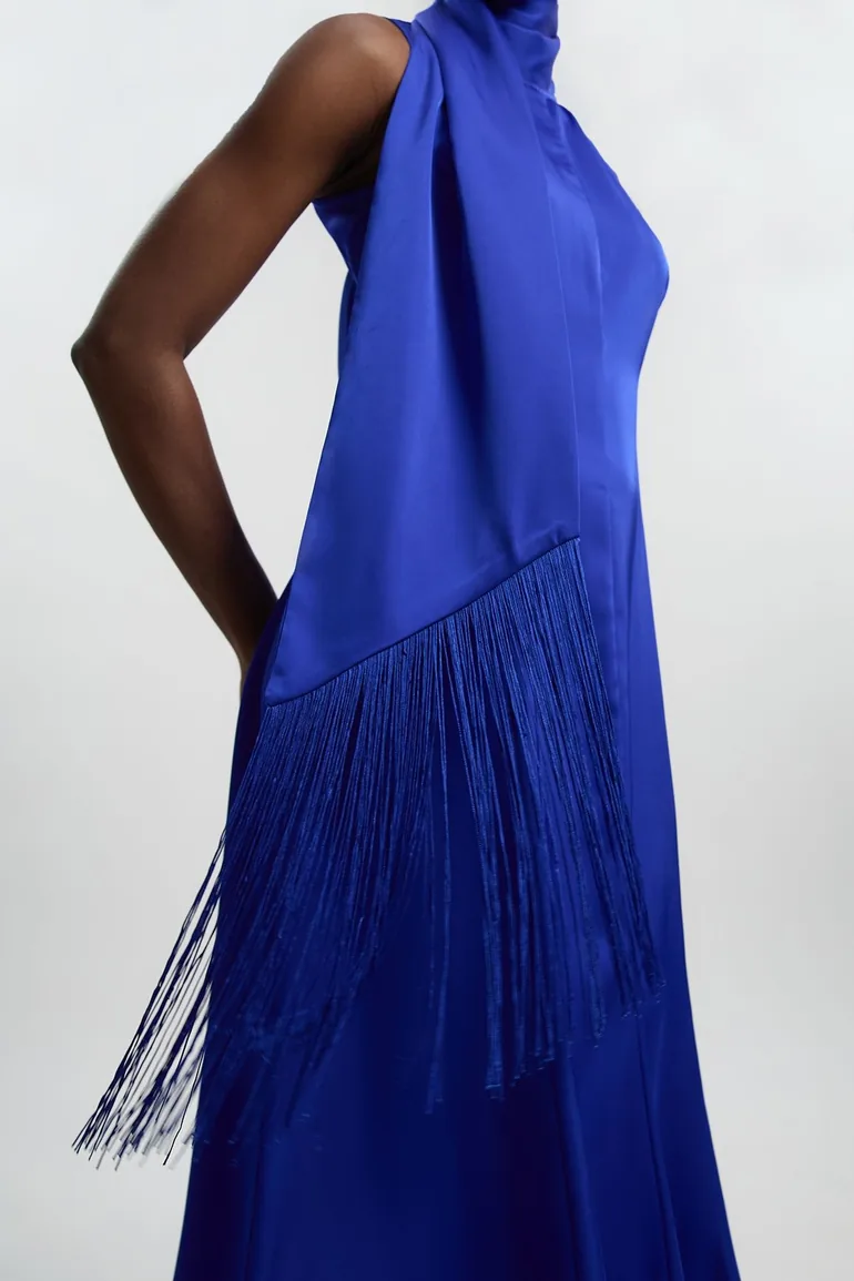 فستان ماكسي ساتان بثنيات بياقة منسدلة بلا أكمام - 2