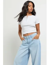 Petite Boohoo Basics Mid Waist Boyfriend Jean - bleach wash - 3