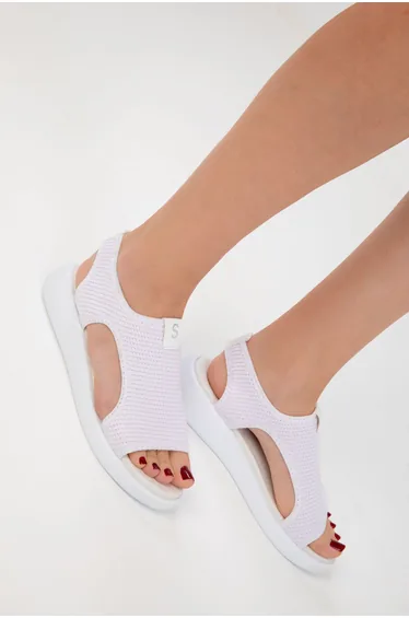 صندل نسائي لون أبيض