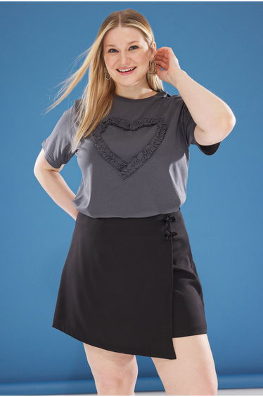 Gray Front Ruffle Heart Detail Boyfriend Fit Plus Size T-shirt