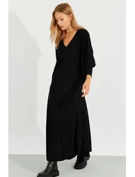 Women's Black Bat Sleeve Midaxi Dress - 4