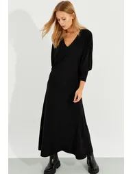 Women's Black Bat Sleeve Midaxi Dress - 7