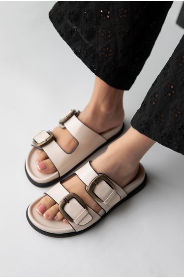 Sebonis Women's Buckle Detail Daily Comfort Leather Slippers Beige