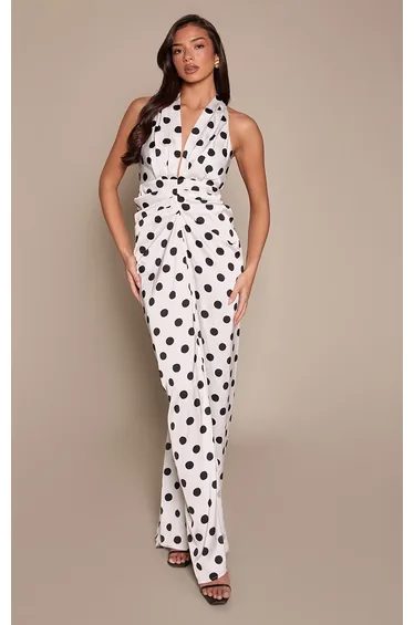 فستان ماكسي ساتان مزموم بياقة عميقة بطبعة منقطة