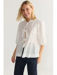 ترينديول بلوزة أبيض بأكمام متوسطة الطول - 3