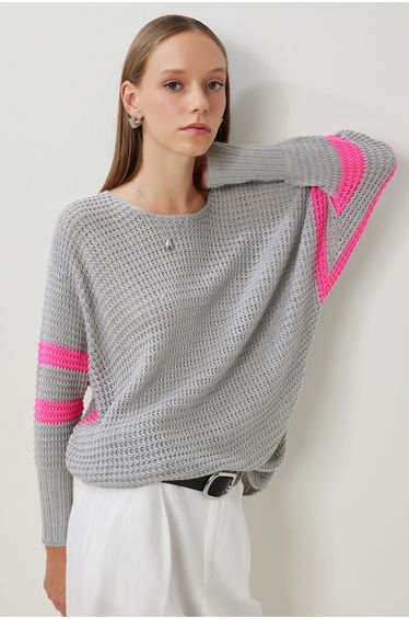 Women's Gray Contrast Color Long Knit Sweater