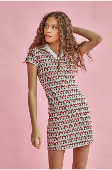 فستان قميص أحمر قصير بطبعة أزهار