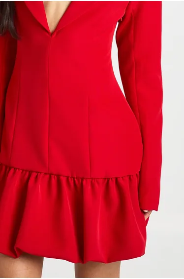 فستان بليزر بياقة عميقة