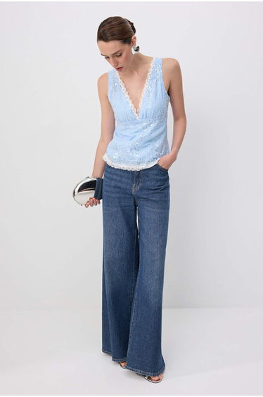 Light Blue Straight Heart Neck Sleeveless Satin Satin Party Blouse