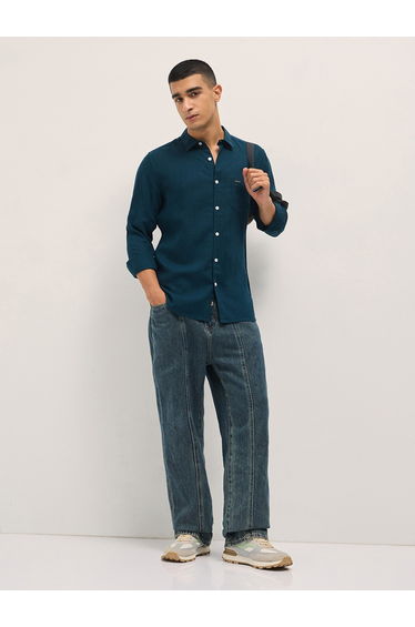 Men Solid Slim Fit Casual Shirt