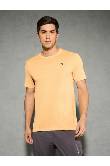 Men Solid Slim Fit Crew Neck T-Shirt