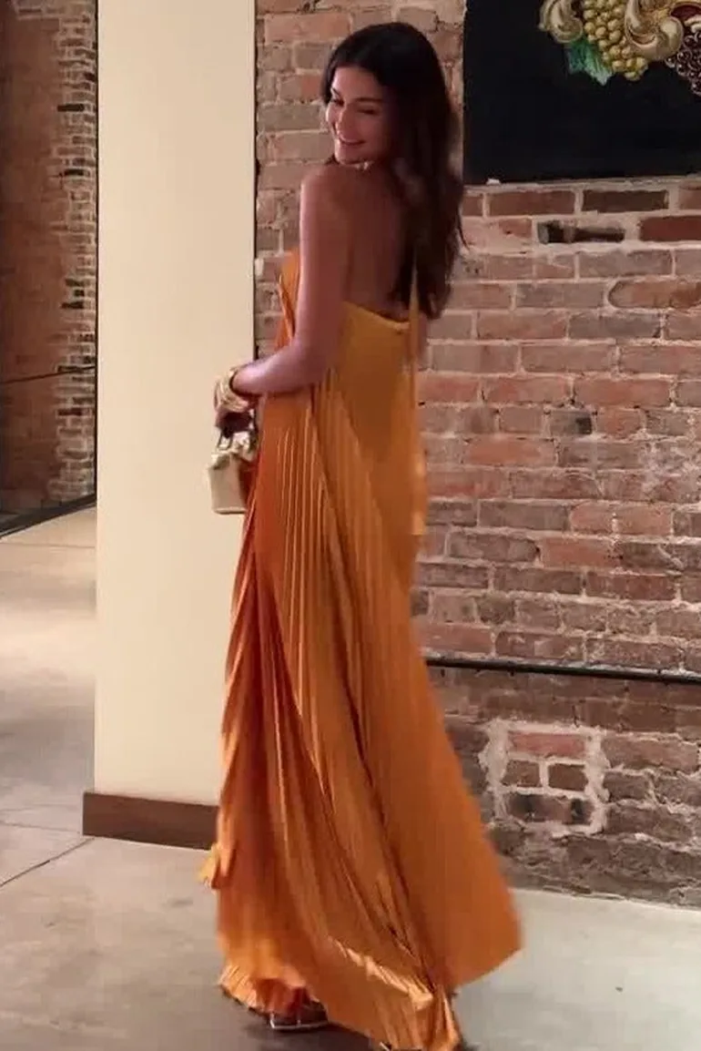 Novia Halter Neck Pleated Maxi Dress - 18