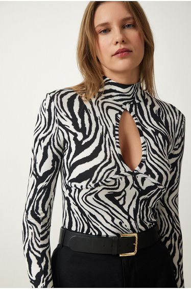 Women's White Cut Out Detailed Patterned Knitted Blouse
