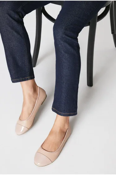 حذاء بالية - بقالب عريض