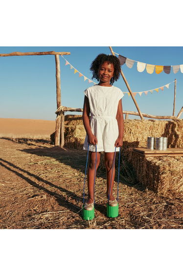 Short jumpsuit with large embroidered flowers WHITE