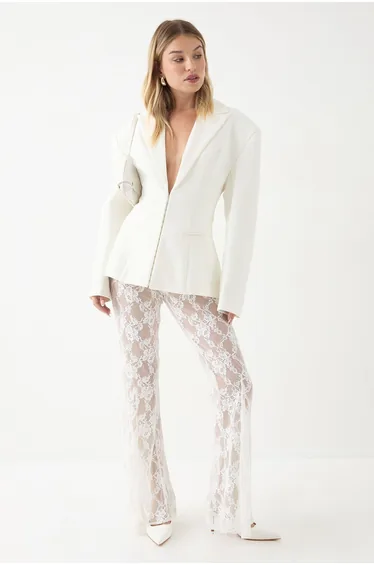 بنطلون دانتيل