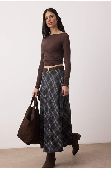 Black skirt
