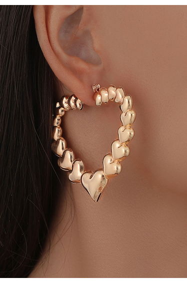 Hollow Out Metal Heart Earrings in Gold