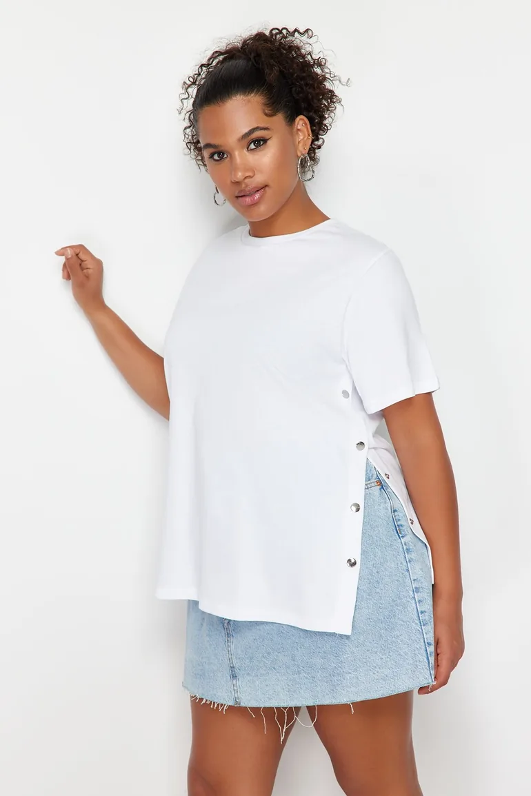 White Button Detailed Knitted T-shirt - 2