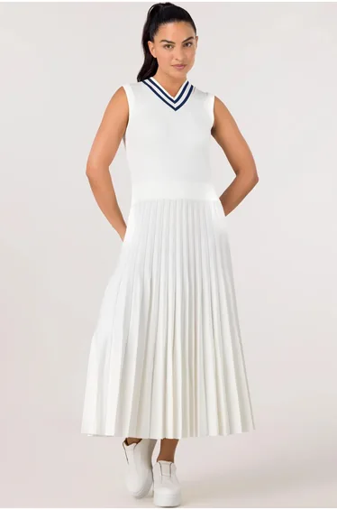 فستان محبوك بكسرات - أبيض