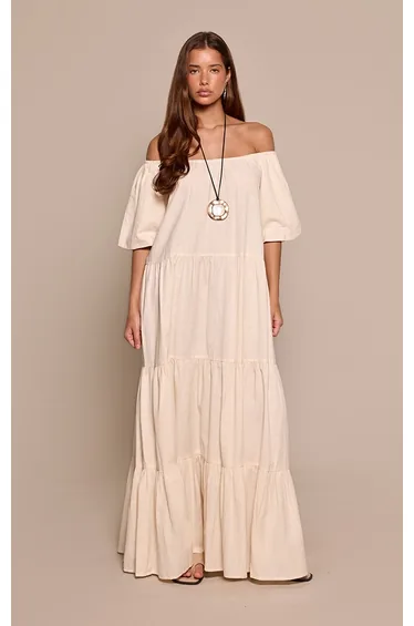 فستان ماكسي بطبقات متدرجة بأكتاف مكشوفة بمظهر كتان - لون كريمي