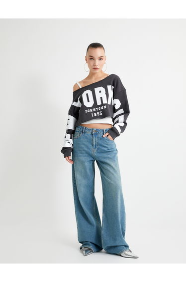 Medium Rise Wide Leg Relax Denim Trousers - Loose Fit