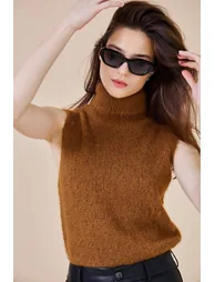 Sleeveless Turtleneck Jumper - 4
