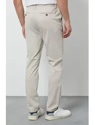 بنطلون تشينو بقصة ضيقة لون كريمي - 2