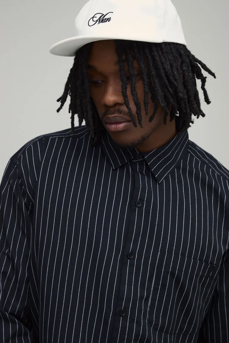 قميص مخطط بتصميم واسع عريض بحافة منحنية بتطريز لون أسود - لطويل القامة - 2