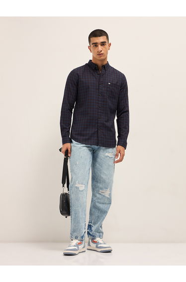 Men Checked Slim Fit Casual Shirt