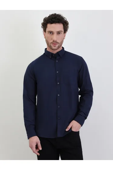 Solid Oxford Regular Fit Spread Collar Shirt