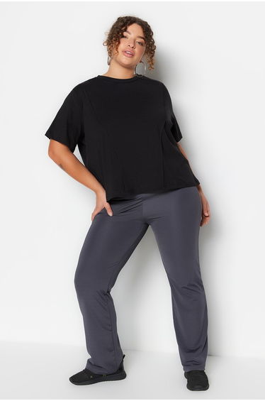 Plus Size T-Shirt - Black - Regular fit