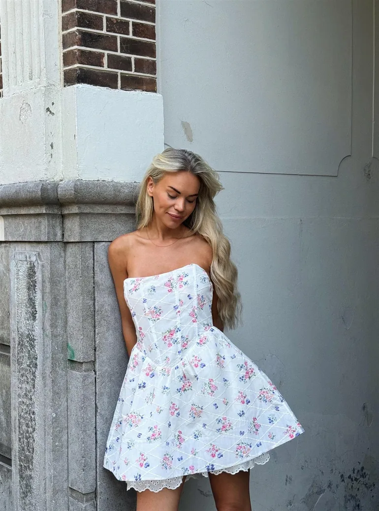 Light White Trellis Floral Corset Mini-Dress Collective The Label Multicolour : Party Dresses : VogaCloset Oman Light White Trellis Floral Corset Mini-Dress Collective The Label Multicolour : Party Dresses : VogaCloset Oman