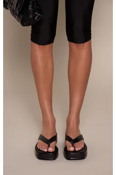 صندل بريتي ليتل ثينق باللون الأسود