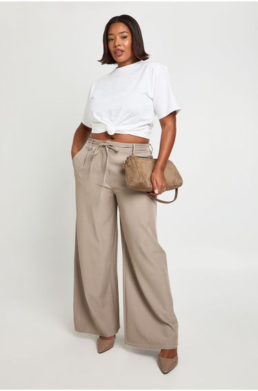 Plus Shoulder Pad Knot Detail T-shirt - white