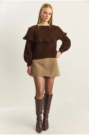 LUCCI Ribbed Boat Neck Thick Sweater with Frilly Detail