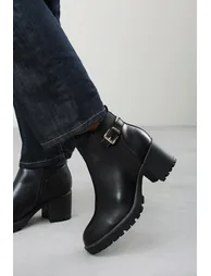 Cirele Black Chelsea Heeled Ankle Boot With Buckle Detail - 5