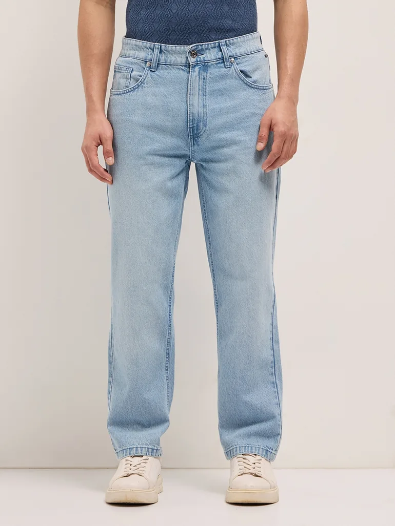 Men Mid-Rise Straight Fit Light Fade Jeans - 4