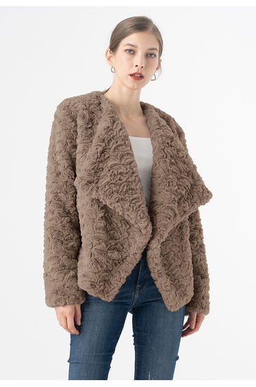 Wide Lapel Snug Faux Fur Coat in Brown