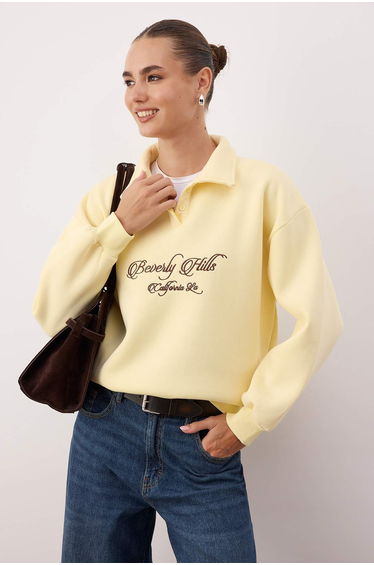Yellow shirt collar embroidered regular fit thick fleece lined knitted sweatshirt